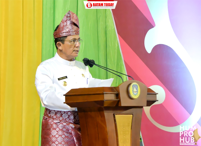 Gubernur Ansar saat menyampaikan kata sambutan dalam Rapat Paripurna